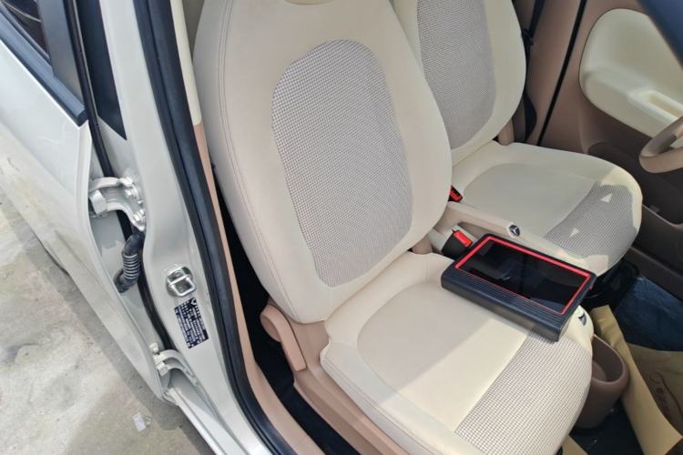 Used Wuling Hongguang MINIEV 2025 Four-Door Version Advanced Edition Right Front Seat