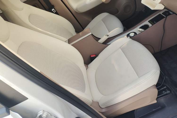 Used Wuling Hongguang MINIEV 2025 Four-Door Version Advanced Edition Right Front Seat
