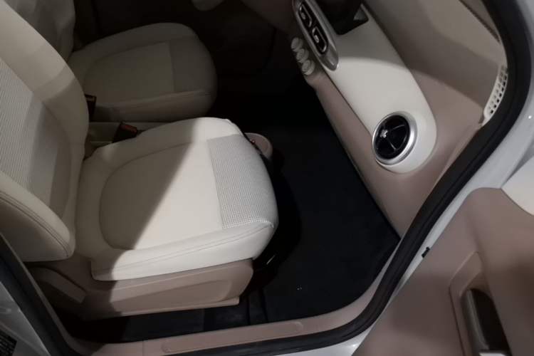 Used Wuling Hongguang MINIEV 2025 Four-Door Version Zhenxiang+ Edition Right Front Seat