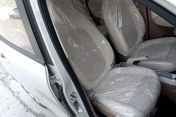 Used Wuling Hongguang MINIEV 2025 Four-Door Version Advanced Edition Right Front Seat