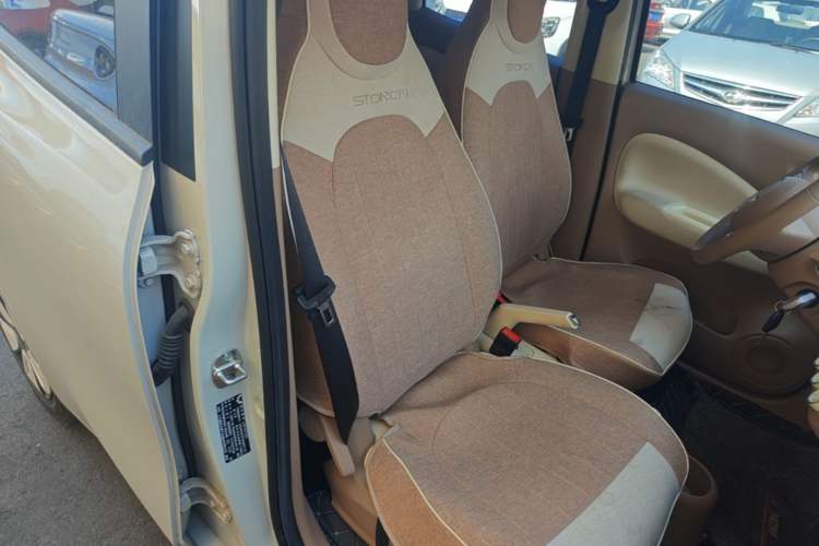 Used Wuling Hongguang MINIEV 2025 Four-Door Version Advanced Edition Right Front Seat