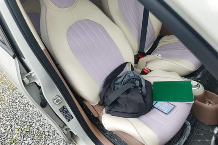 Used Wuling Hongguang MINIEV 2025 Four-Door Version Advanced Edition Right Front Seat