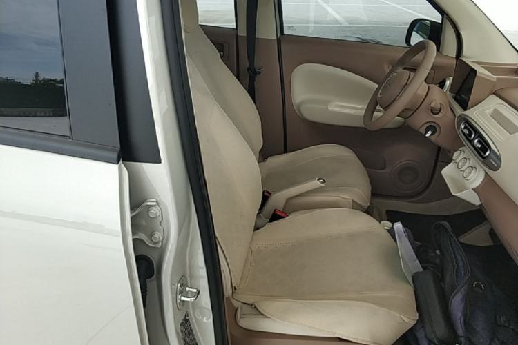 Used Wuling Hongguang MINIEV 2025 Four-Door Version Advanced Edition Right Front Seat