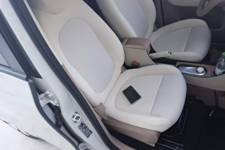 Used Wuling Hongguang MINIEV 2025 Four-Door Version Advanced Edition Right Front Seat