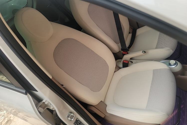 Used Wuling Hongguang MINIEV 2025 Four-Door Version Advanced Edition Right Front Seat