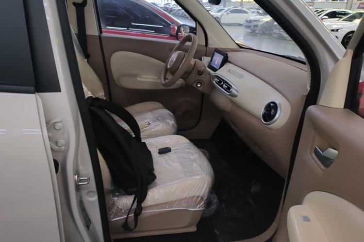 Used Wuling Hongguang MINIEV 2025 Four-Door Version Advanced Edition Right Front Seat