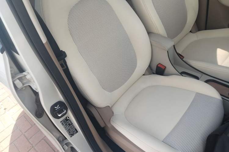 Used Wuling Hongguang MINIEV 2025 Four-Door Version Zhenxiang+ Edition Right Front Seat