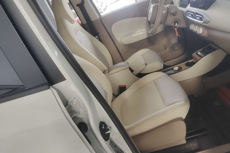 Used Wuling Hongguang MINIEV 2025 Four-Door Version Premium Edition Right Front Seat