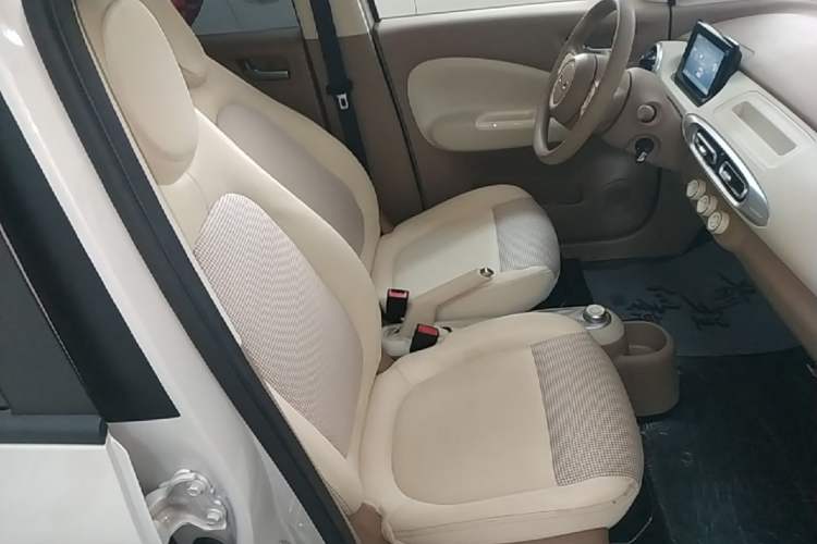 Used Wuling Hongguang MINIEV 2025 Four-Door Version Advanced Edition Right Front Seat