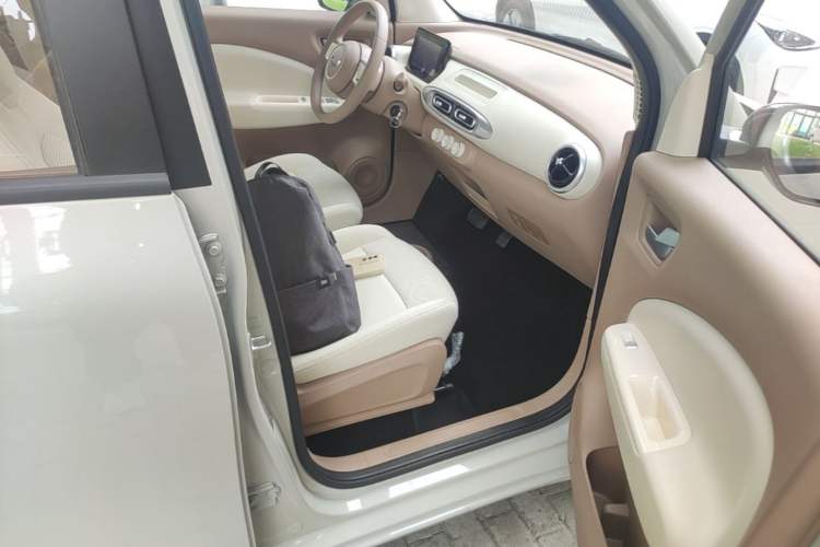 Used Wuling Hongguang MINIEV 2025 Four-Door Version Advanced Edition Right Front Seat