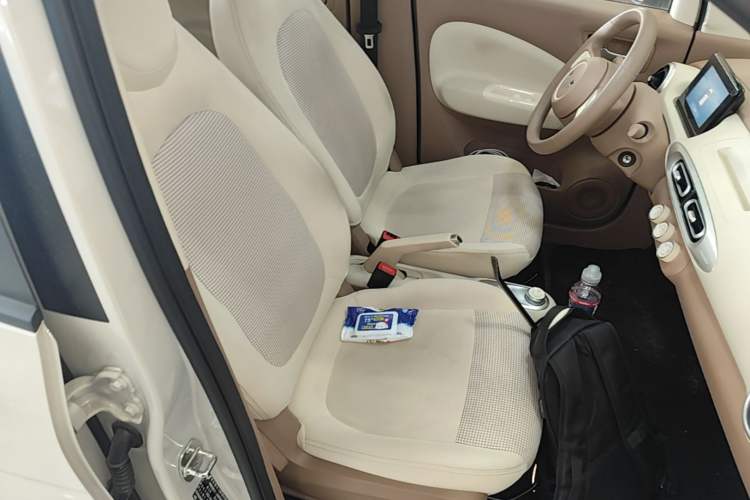 Used Wuling Hongguang MINIEV 2025 Four-Door Version Advanced Edition Right Front Seat