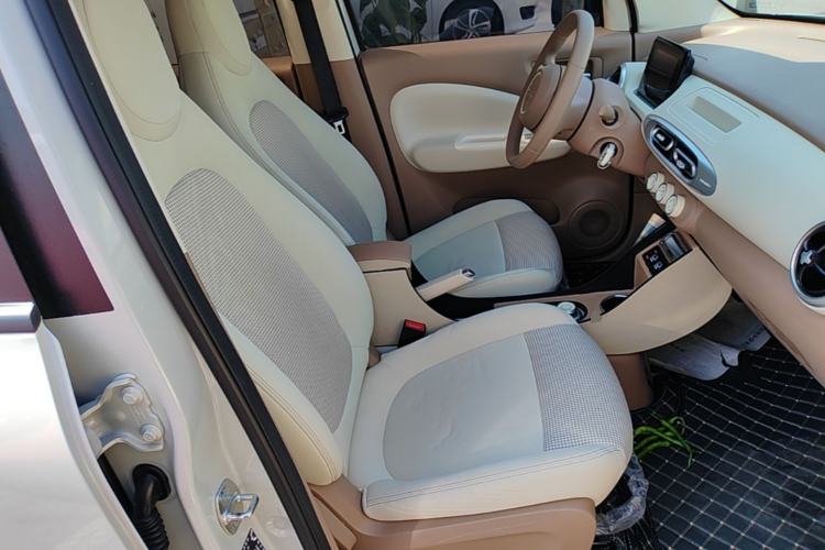 Used Wuling Hongguang MINIEV 2025 Four-Door Version Advanced Edition Right Front Seat