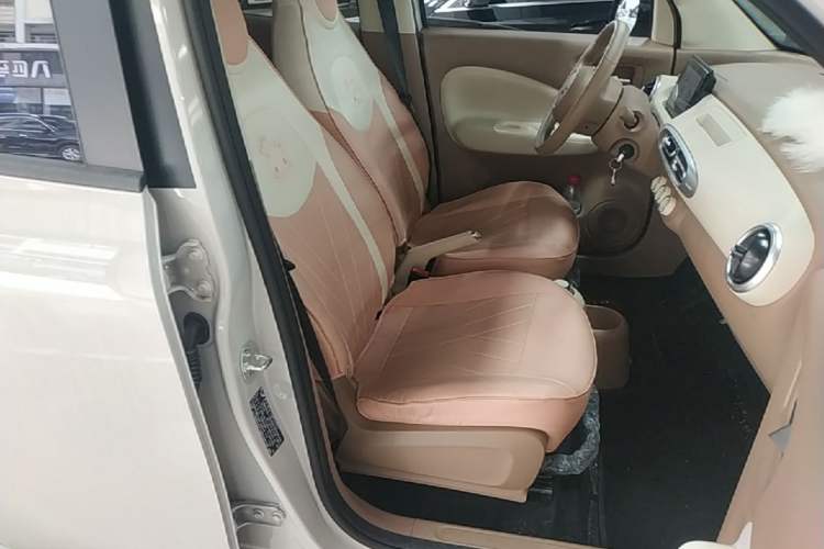 Used Wuling Hongguang MINIEV 2025 Four-Door Version Advanced Edition Right Front Seat