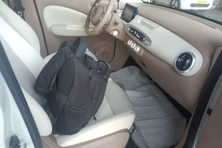 Used Wuling Hongguang MINIEV 2025 Four-Door Version Advanced Edition Right Front Seat