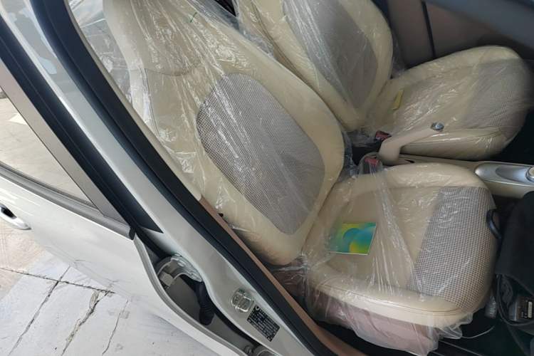 Used Wuling Hongguang MINIEV 2025 Four-Door Version Advanced Edition Right Front Seat