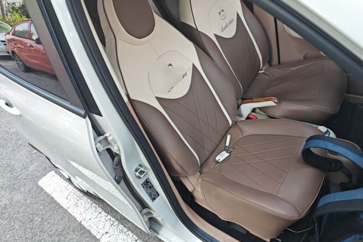 Used Wuling Hongguang MINIEV 2025 Four-Door Version Advanced Edition Right Front Seat