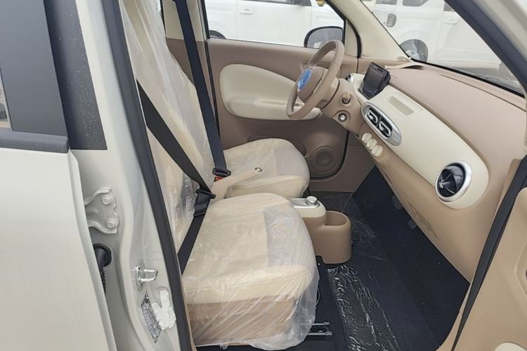 Used Wuling Hongguang MINIEV 2025 Four-Door Version Advanced Edition Right Front Seat