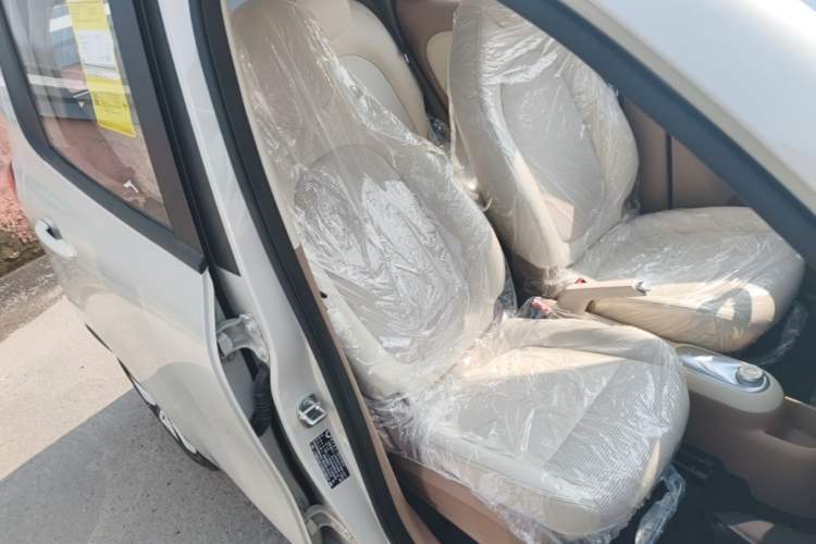 Used Wuling Hongguang MINIEV 2025 Four-Door Version Advanced Edition Right Front Seat