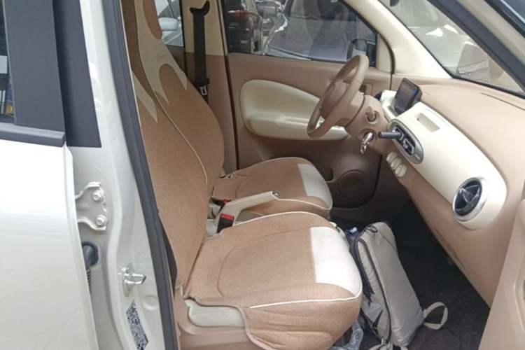 Used Wuling Hongguang MINIEV 2025 Four-Door Version Advanced Edition Right Front Seat