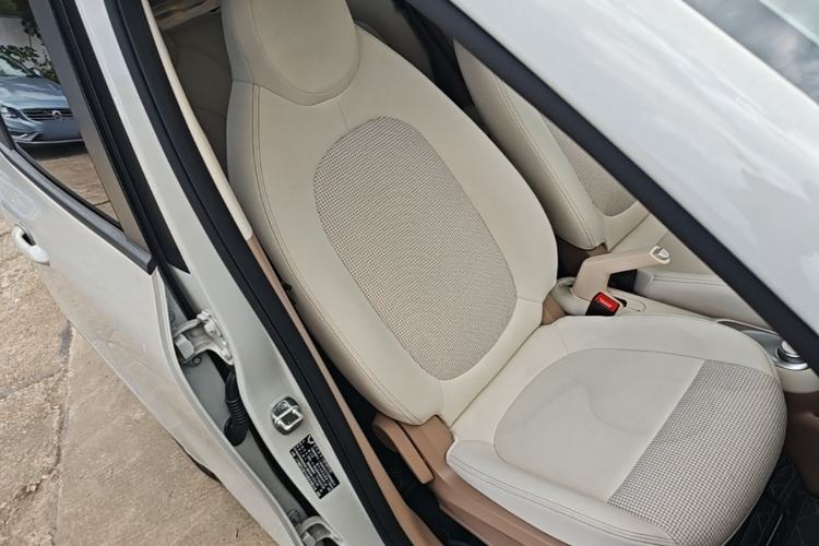 Used Wuling Hongguang MINIEV 2025 Four-Door Version Advanced Edition Right Front Seat