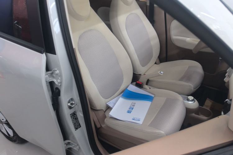 Used Wuling Hongguang MINIEV 2025 Four-Door Version Advanced Edition Right Front Seat