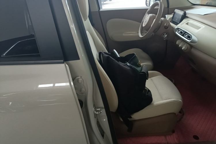 Used Wuling Hongguang MINIEV 2025 Four-Door Version Advanced Edition Right Front Seat