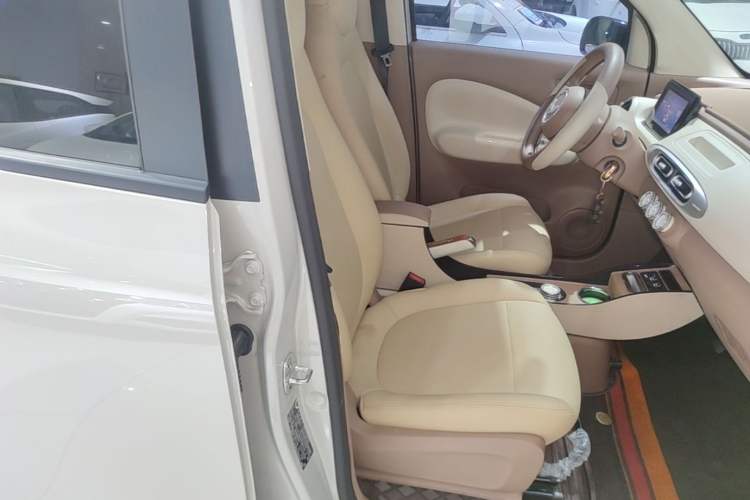 Used Wuling Hongguang MINIEV 2025 Four-Door Version Advanced Edition Right Front Seat