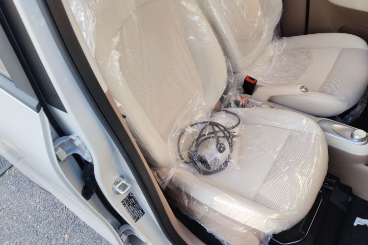 Used Wuling Hongguang MINIEV 2025 Four-Door Version Advanced Edition Right Front Seat