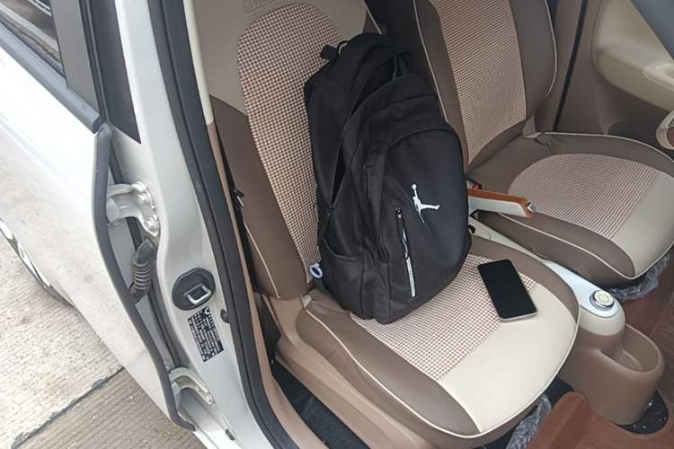 Used Wuling Hongguang MINIEV 2025 Four-Door Version Advanced Edition Right Front Seat