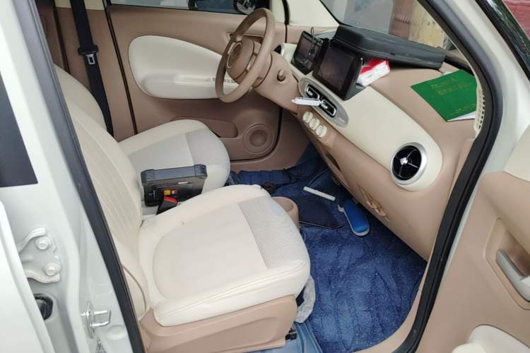 Used Wuling Hongguang MINIEV 2025 Four-Door Version Zhenxiang+ Edition Right Front Seat
