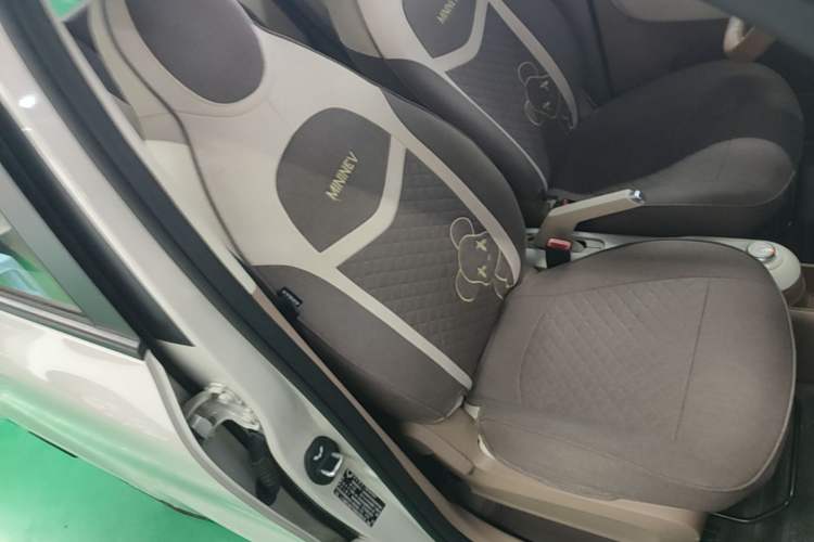 Used Wuling Hongguang MINIEV 2025 Four-Door Version Advanced Edition Right Front Seat