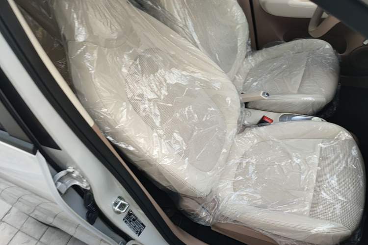 Used Wuling Hongguang MINIEV 2025 Four-Door Version Advanced Edition Right Front Seat