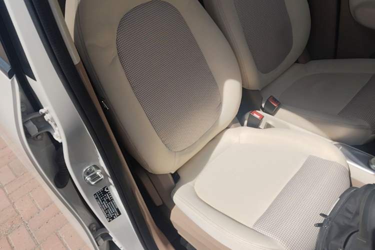 Used Wuling Hongguang MINIEV 2025 Four-Door Version Zhenxiang+ Edition Right Front Seat
