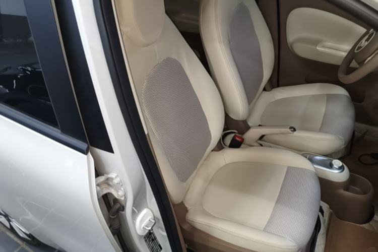 Used Wuling Hongguang MINIEV 2025 Four-Door Version Advanced Edition Right Front Seat