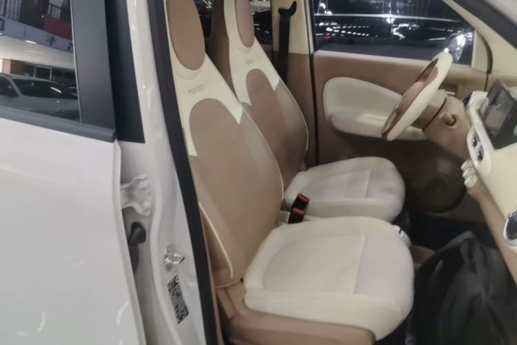 Used Wuling Hongguang MINIEV 2025 Four-Door Version Zhenxiang+ Edition Right Front Seat