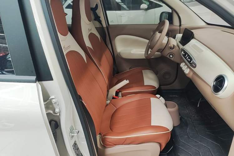 Used Wuling Hongguang MINIEV 2025 Four-Door Version Advanced Edition Right Front Seat