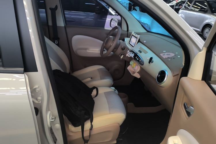 Used Wuling Hongguang MINIEV 2025 Four-Door Version Advanced Edition Right Front Seat