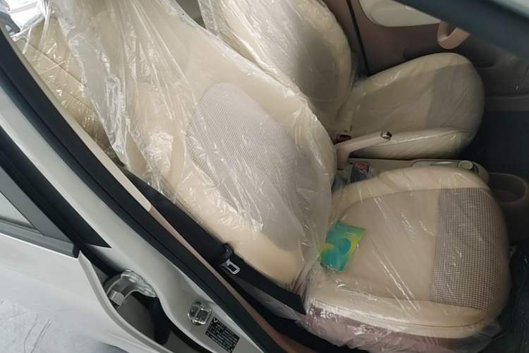 Used Wuling Hongguang MINIEV 2025 Four-Door Version Advanced Edition Right Front Seat