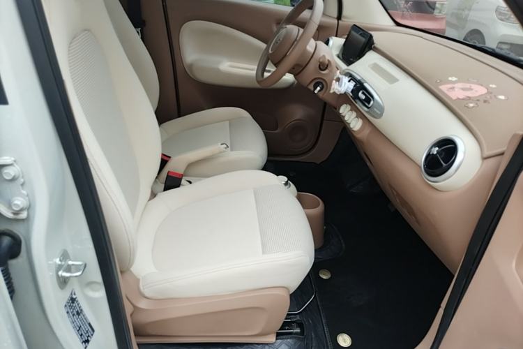 Used Wuling Hongguang MINIEV 2025 Four-Door Version Advanced Edition Right Front Seat