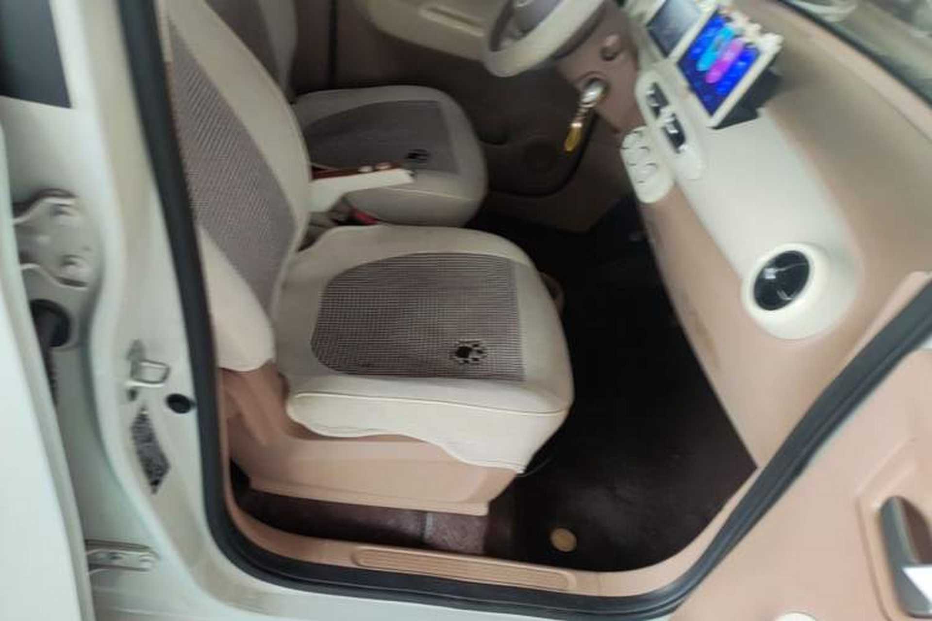 Used Wuling Hongguang MINIEV 2025 Four-Door Version Advanced Edition Right Front Seat