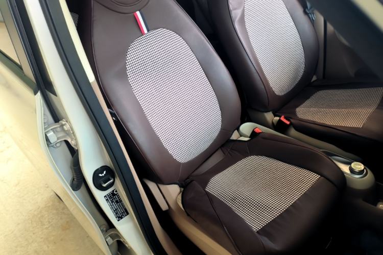 Used Wuling Hongguang MINIEV 2025 Four-Door Version Zhenxiang+ Edition Right Front Seat
