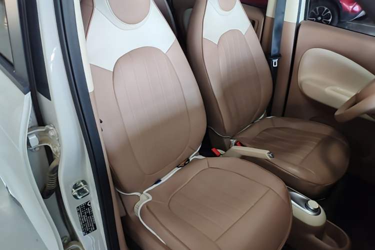 Used Wuling Hongguang MINIEV 2025 Four-Door Version Premium Edition Right Front Seat