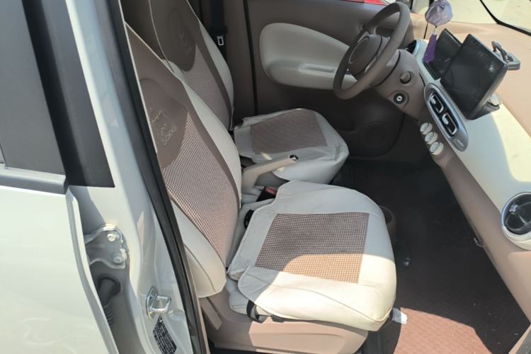Used Wuling Hongguang MINIEV 2025 Four-Door Version Advanced Edition Right Front Seat