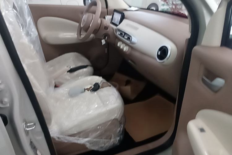 Used Wuling Hongguang MINIEV 2025 Four-Door Version Advanced Edition Right Front Seat