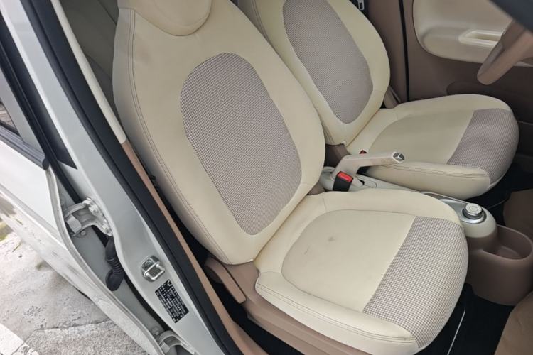 Used Wuling Hongguang MINIEV 2025 Four-Door Version Advanced Edition Right Front Seat