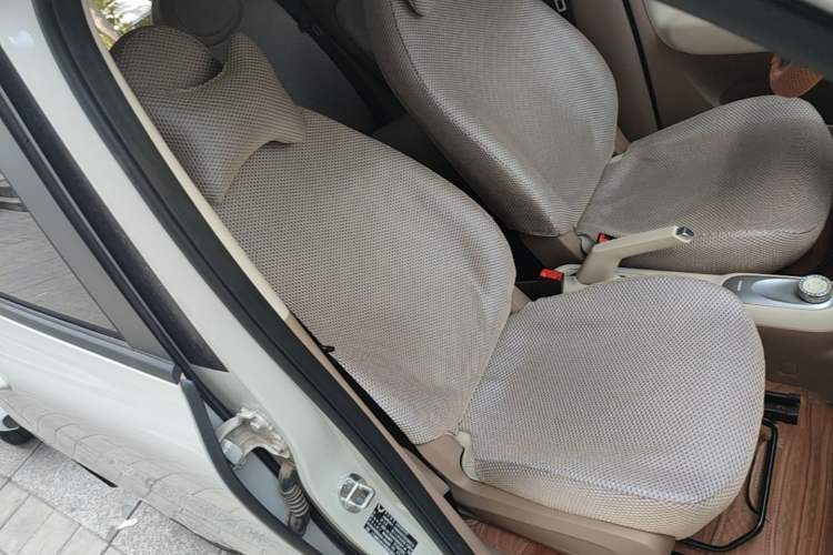 Used Wuling Hongguang MINIEV 2025 Four-Door Version Advanced Edition Right Front Seat