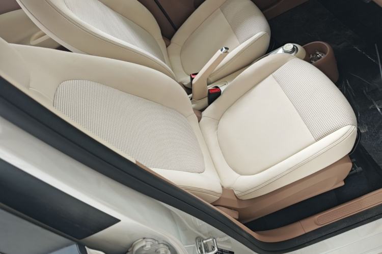 Used Wuling Hongguang MINIEV 2025 Four-Door Version Advanced Edition Right Front Seat