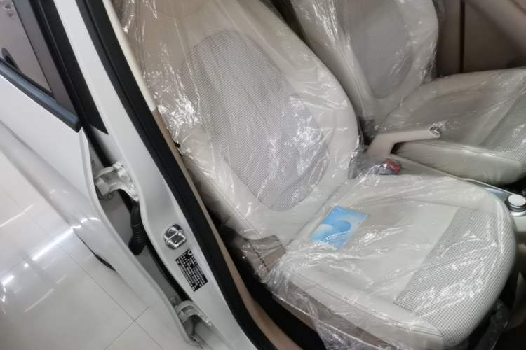Used Wuling Hongguang MINIEV 2025 Four-Door Version Advanced Edition Right Front Seat