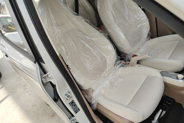 Used Wuling Hongguang MINIEV 2025 Four-Door Version Advanced Edition Right Front Seat