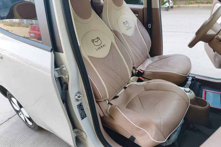 Used Wuling Hongguang MINIEV 2025 Four-Door Version Premium Edition Right Front Seat